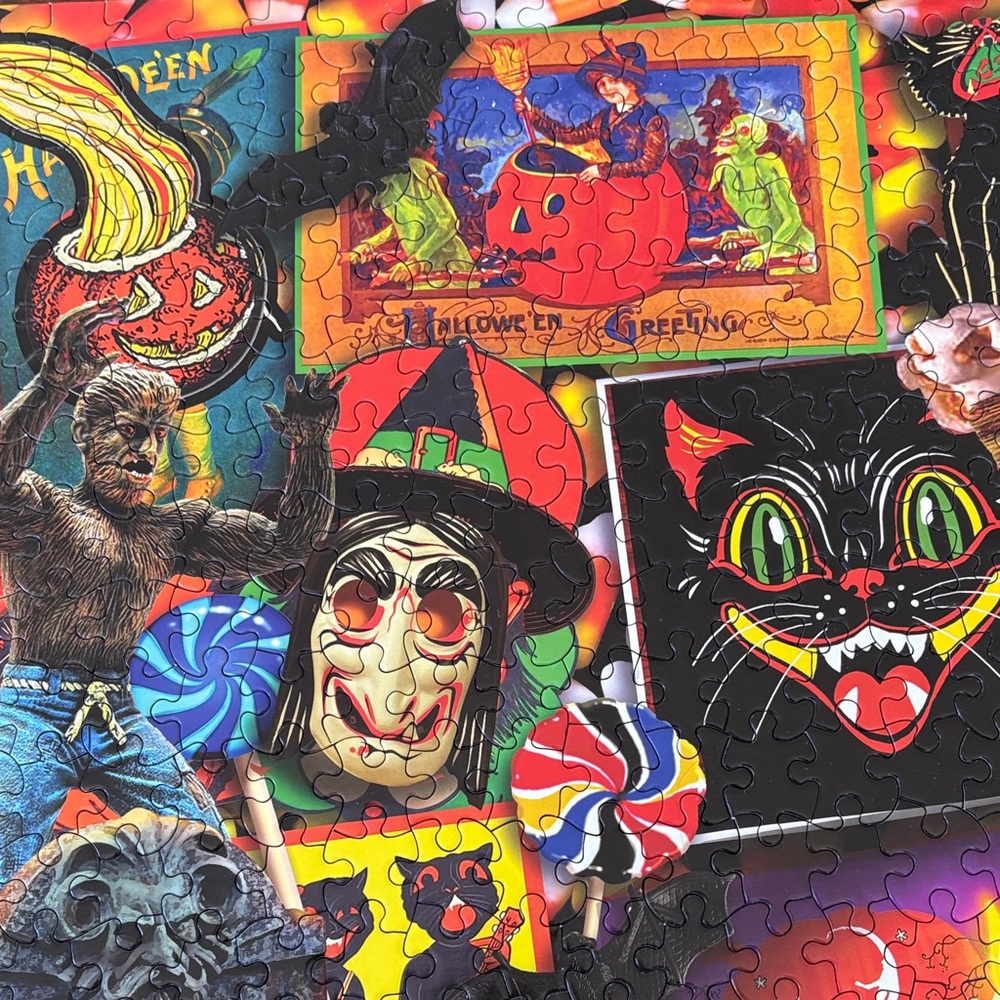 White Mountain Halloween Season 1000-Piece Puzzle - Picture 5 of 9